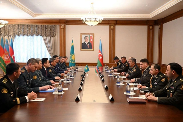Обсуждены перспективы развития военного сотрудничества между Азербайджаном и Казахстаном - ФОТО/ВИДЕО